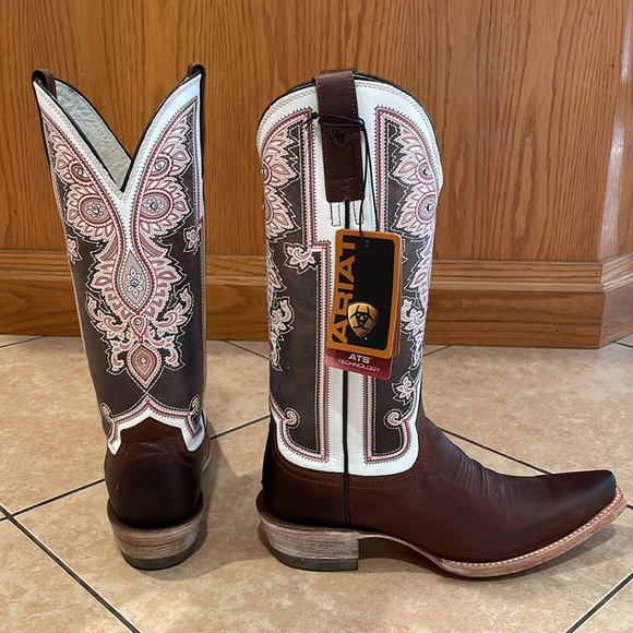 Ariat size 8.5 Alameda boots - Picture 2 of 9